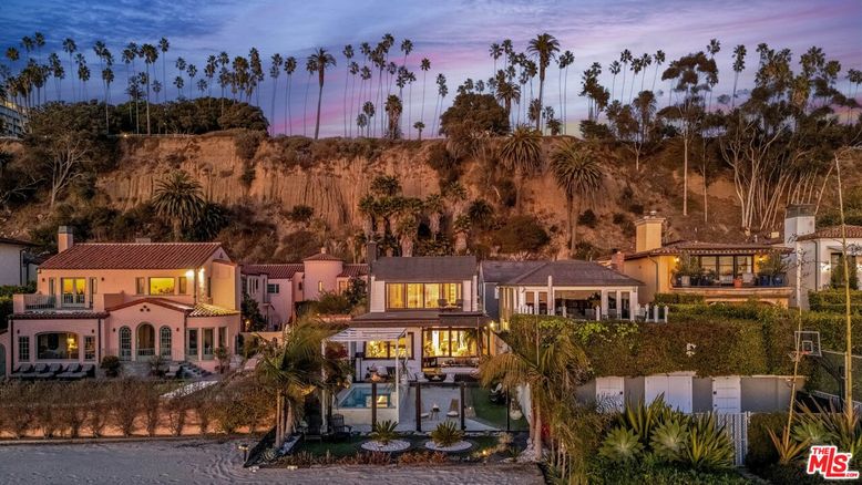 Backyard, Exterior, Facade, Mediterranean