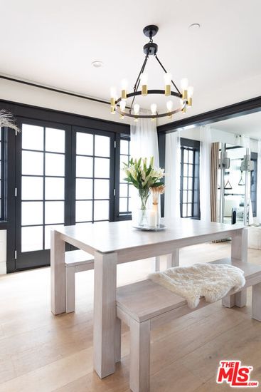 Chandelier, Dining room, Interior, Recessed Lighting, Wood Texture Flooring