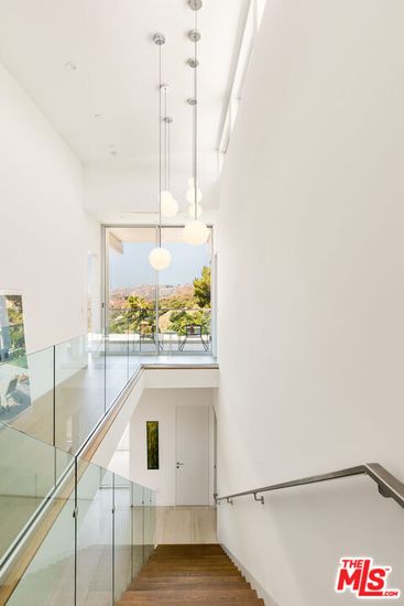 Interior, Pendant Lights, Recessed Lighting, Wood Texture Flooring
