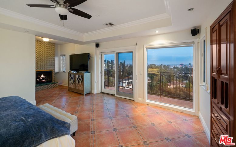 Fireplace, Interior, Recessed Lighting