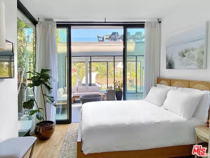 Bedroom, Interior, Water, Wood Texture Flooring