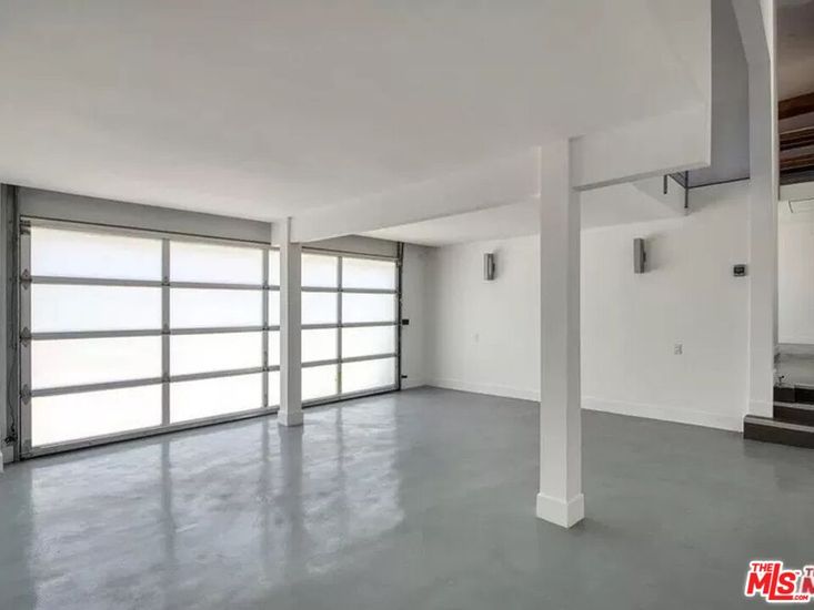 Garage, Interior