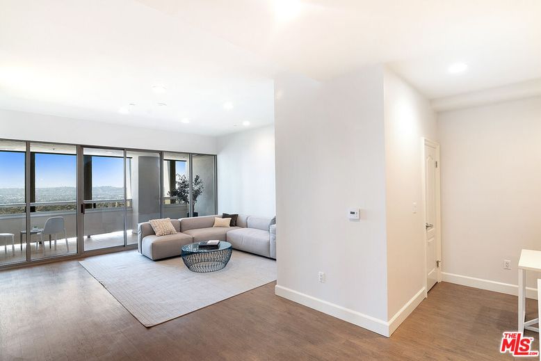 Interior, Living room, Recessed Lighting, Water, Wood Texture Flooring
