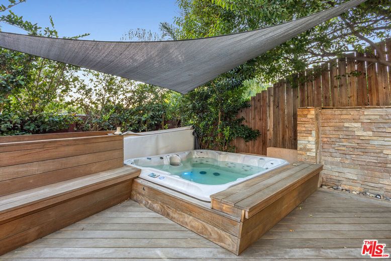 Exterior, Hot Tub