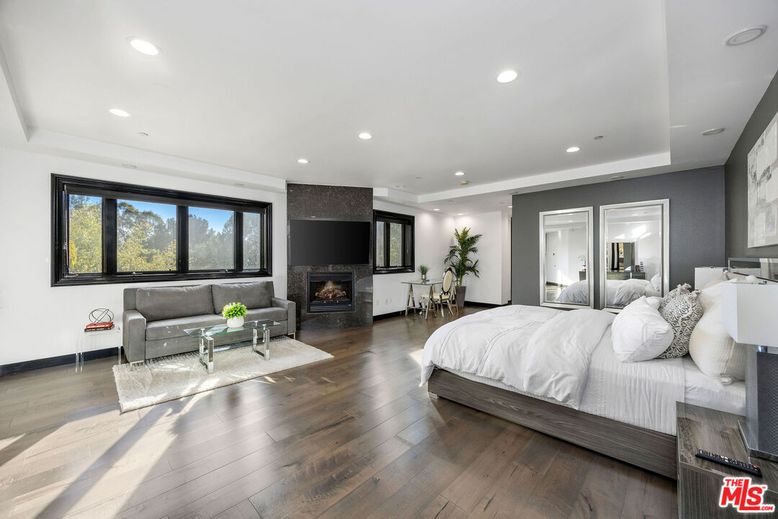Bedroom, Fireplace, Interior, Recessed Lighting, Wood Texture Flooring