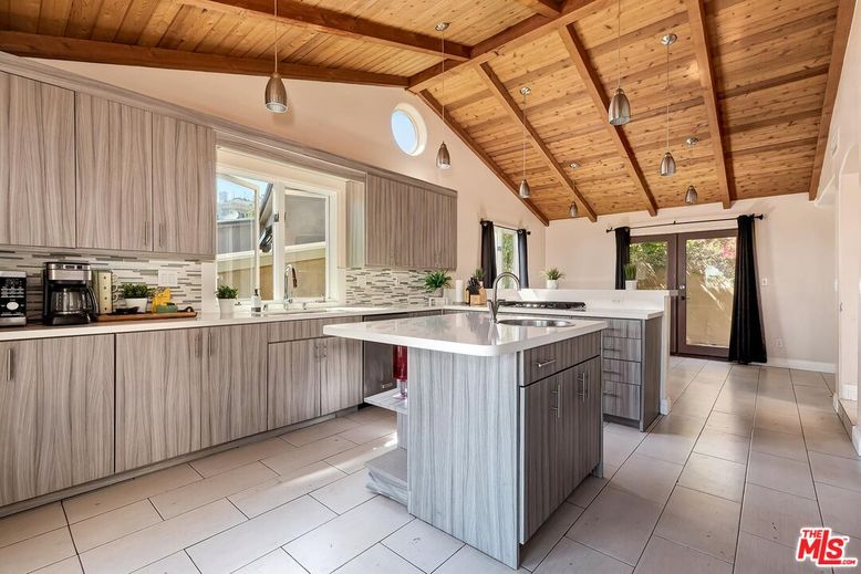 Interior, Kitchen, Pendant Lights, Wooden Beams, Wooden Ceilings
