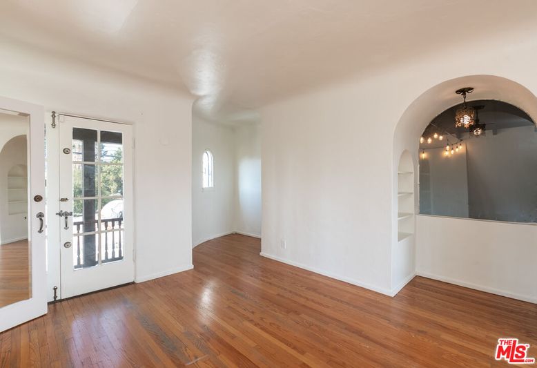 Empty room, Interior, Pendant Lights, Wood Texture Flooring