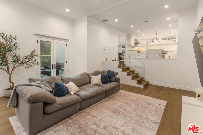Interior, Kitchen, Living room, Pendant Lights, Recessed Lighting, Wood Texture Flooring