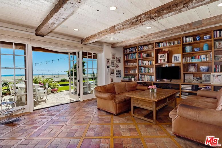 Interior, Living room, Recessed Lighting, Wooden Beams, Wooden Ceilings