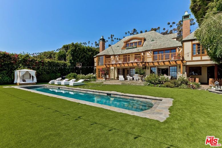 Backyard, Exterior, Pool