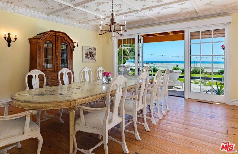 Chandelier, Dining room, Interior, Water, Wood Texture Flooring
