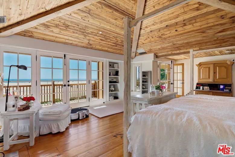 Bedroom, Interior, Water, Wooden Beams, Wooden Ceilings, Wood Texture Flooring