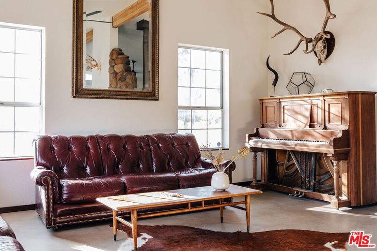 Interior, Living room, Piano