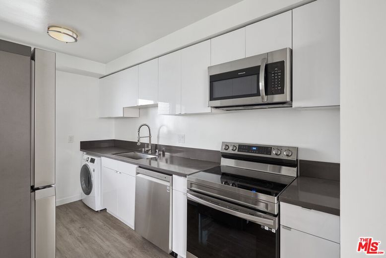 Interior, Kitchen, Stainless Steel Appliances, Washer, Wood Texture Flooring