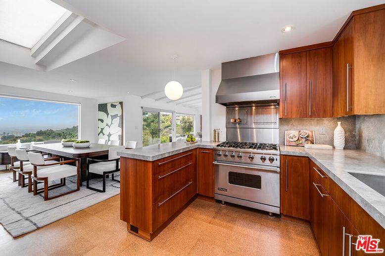 Dining room, Interior, Kitchen, Pendant Lights, Recessed Lighting, Stainless Steel Appliances