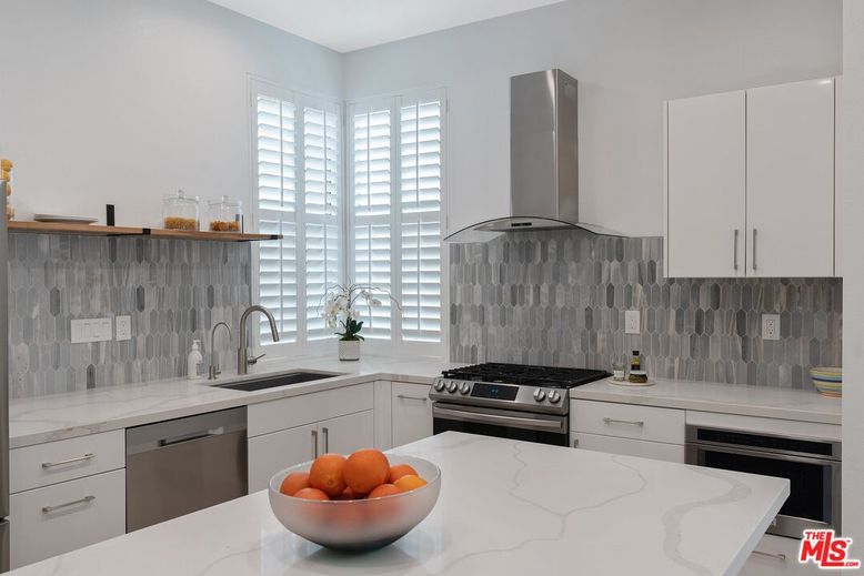 Interior, Kitchen, Stainless Steel Appliances