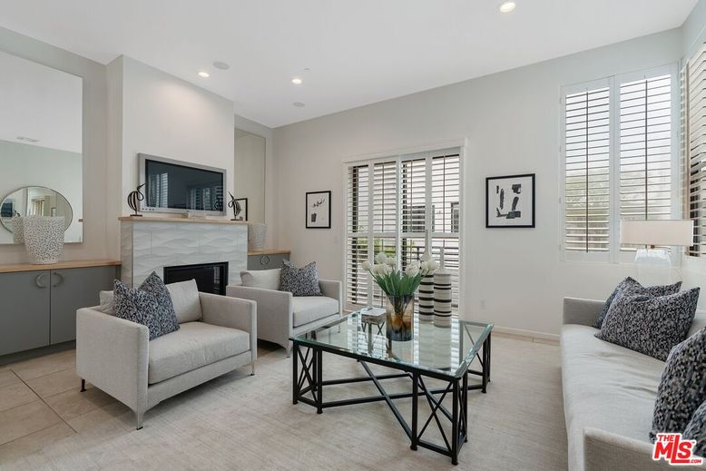 Fireplace, Interior, Living room, Recessed Lighting