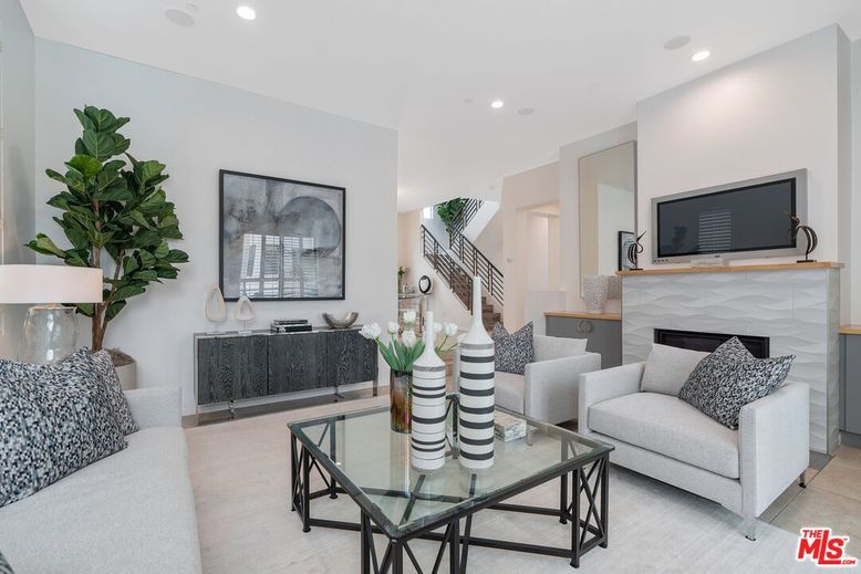 Fireplace, Interior, Living room, Recessed Lighting