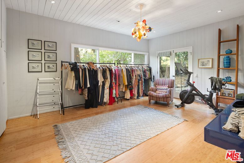 Fitness Equipment, Interior, Pendant Lights, Recessed Lighting, Wood Texture Flooring