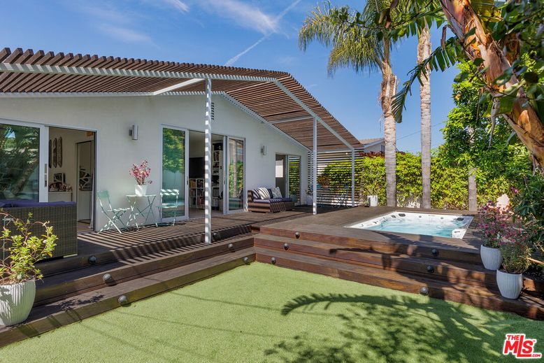 Backyard, Exterior, Hot Tub