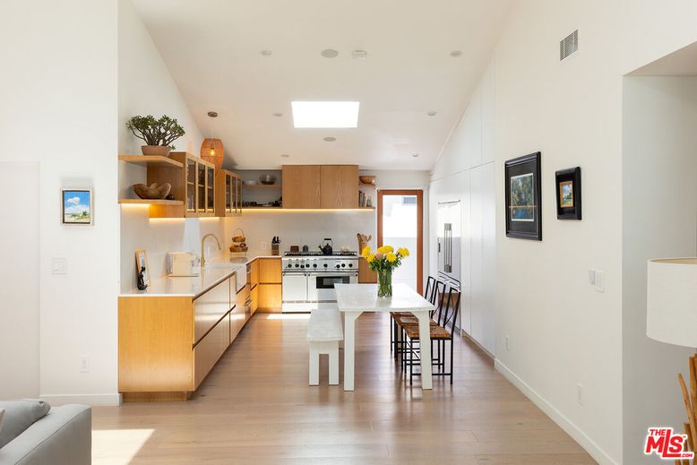 Dining room, Interior, Kitchen, Recessed Lighting, Stainless Steel Appliances, Wood Texture Flooring