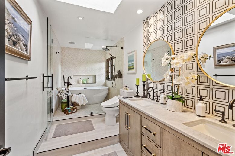 Bathroom, Dual Sink Vanities, Free Standing Baths, Glass Shower, Interior, Recessed Lighting