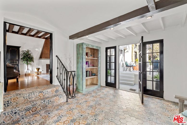 Interior, Recessed Lighting, Wooden Beams, Wood Texture Flooring