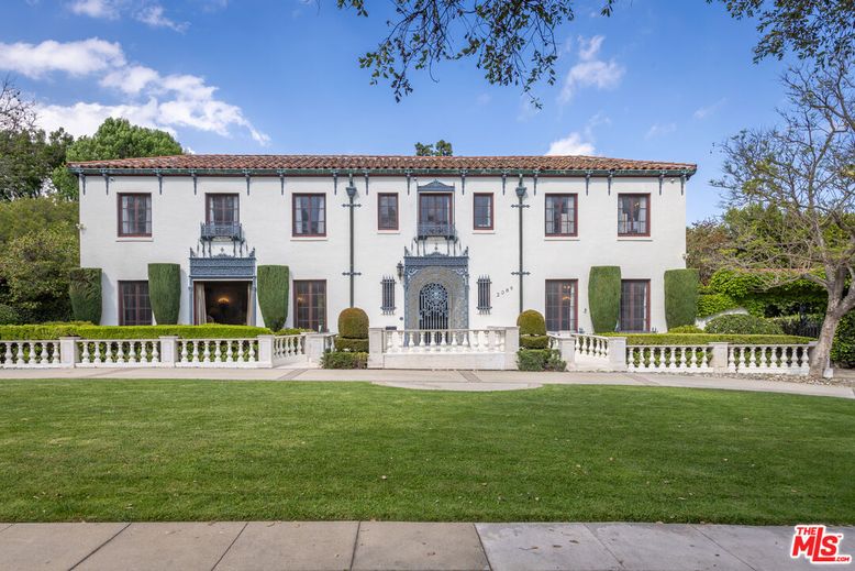 Backyard, Exterior, Facade, Georgian