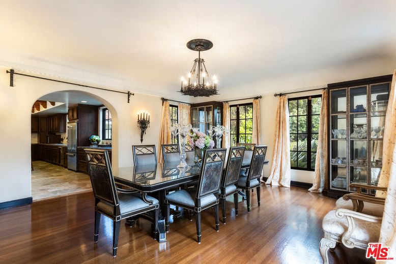 Chandelier, Dining room, Interior, Kitchen, Wood Texture Flooring