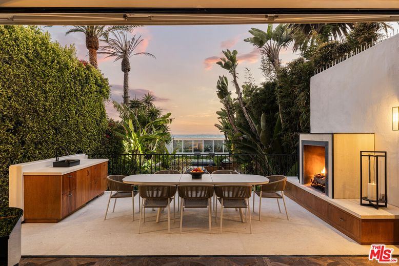 Exterior, Fireplace