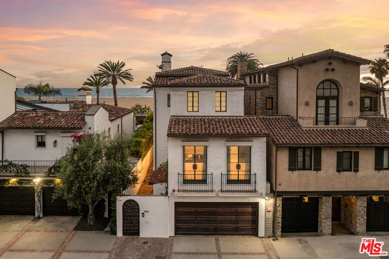 Attached, Exterior, Facade, Spanish Mediterranean