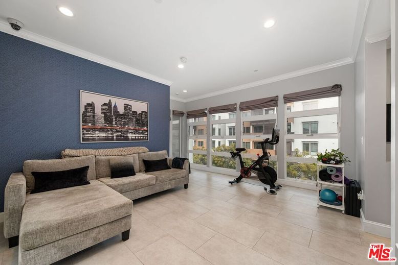 Fitness Equipment, Interior, Living room, Recessed Lighting