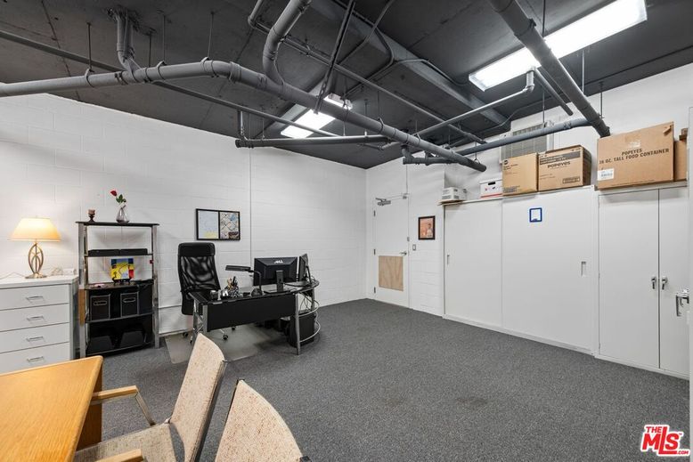 Home Office, Interior