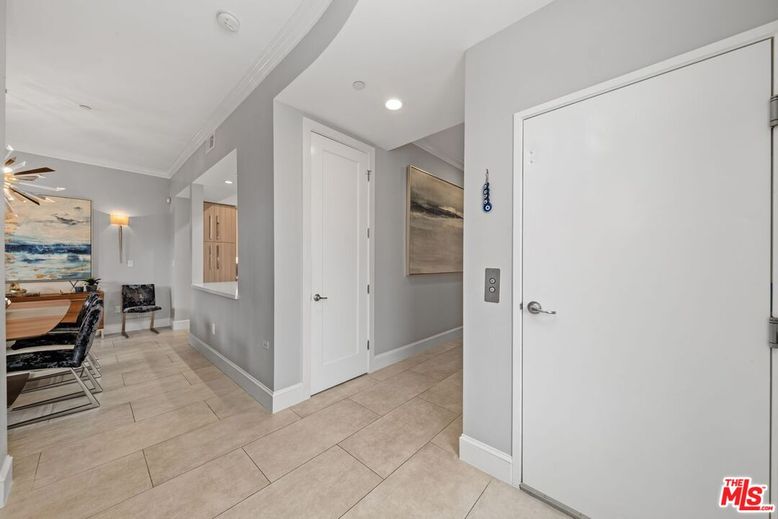 Dining room, Interior, Recessed Lighting