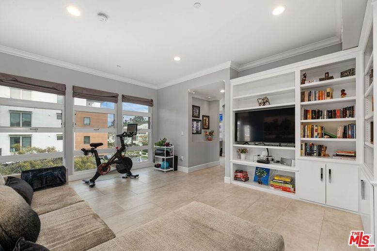 Fitness Equipment, Interior, Living room, Recessed Lighting