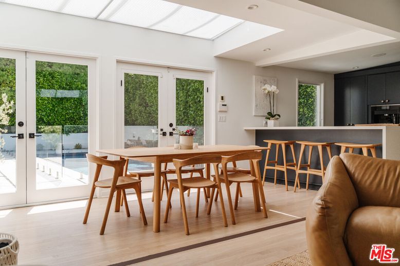 Dining room, Interior, Kitchen, Recessed Lighting, Wood Texture Flooring