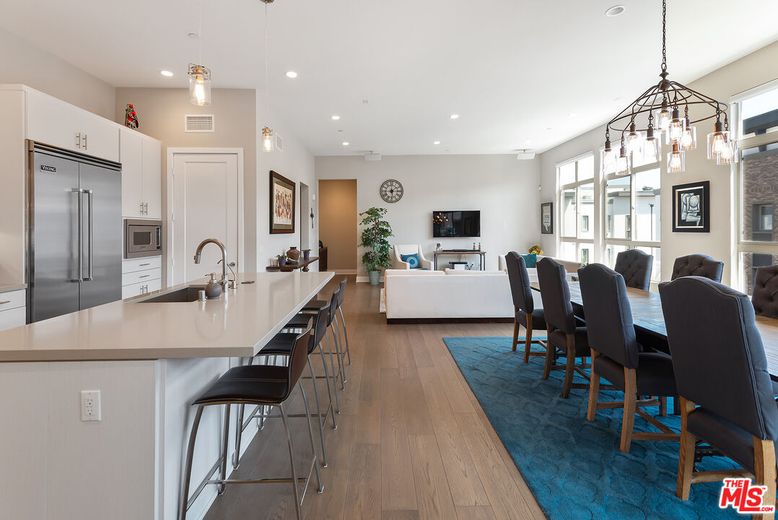 Dining room, Interior, Kitchen, Living room, Pendant Lights, Recessed Lighting, Stainless Steel Appliances, Wood Texture Flooring