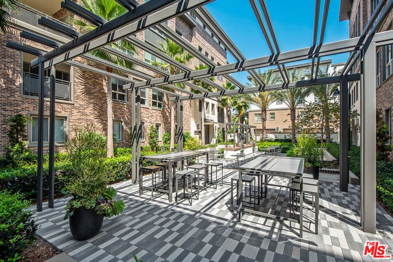 Exterior, Glass Ceilings, Sun Room