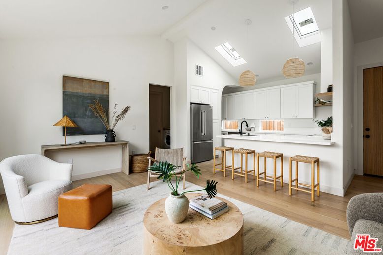 Interior, Kitchen, Pendant Lights, Wood Texture Flooring