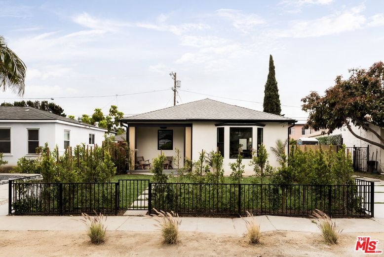 Backyard, Exterior, Facade, Ranch