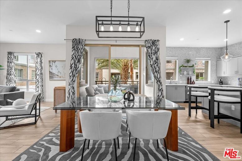 Dining room, Interior, Kitchen, Pendant Lights, Recessed Lighting, Wood Texture Flooring