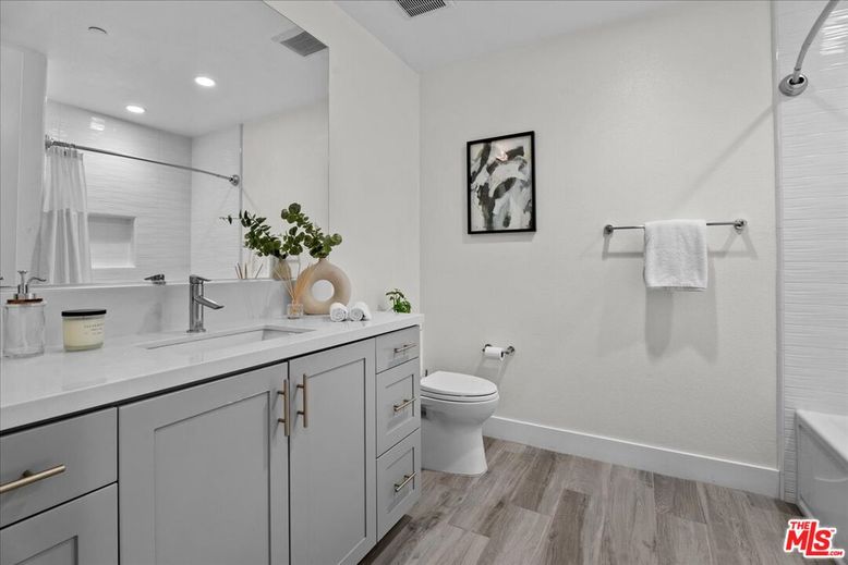 Bathroom, Interior, Recessed Lighting, Wood Texture Flooring