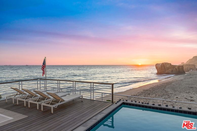Exterior, Pool, Water