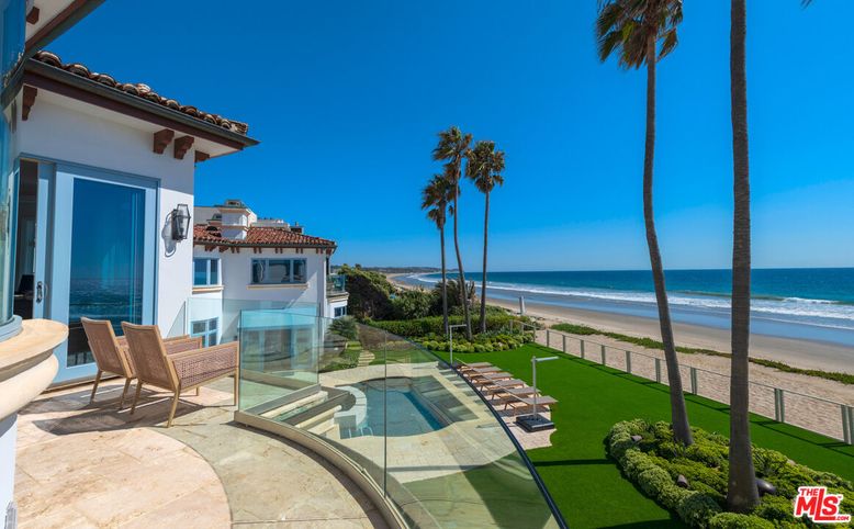 Exterior, Pool, Water