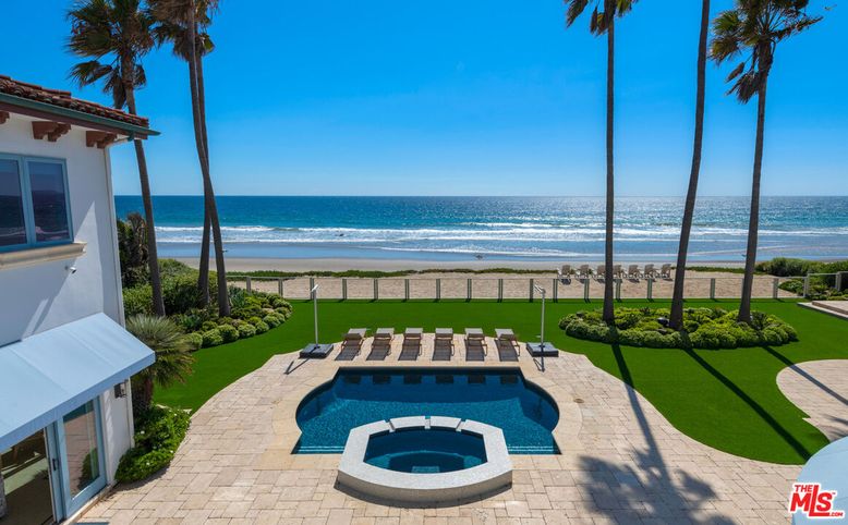 Exterior, Pool, Water