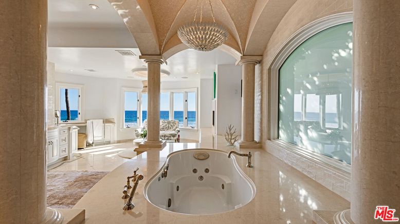 Bathroom, Interior, Pendant Lights, Recessed Lighting, Water
