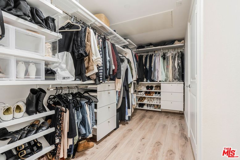 Interior, Walk-in Closets, Wood Texture Flooring