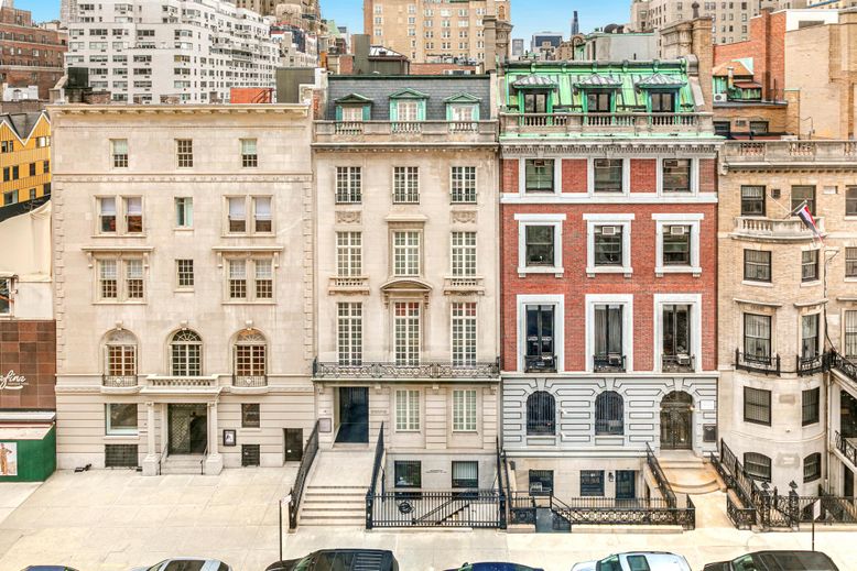 Exterior, Facade, Rowhouse