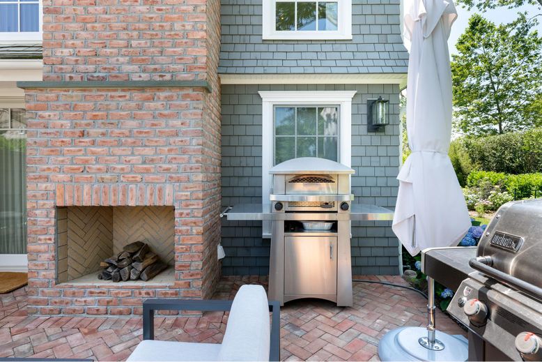 Exterior, Fireplace