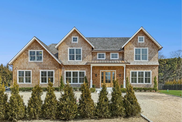 Exterior, Facade, Brick Facade, Brick Traditional